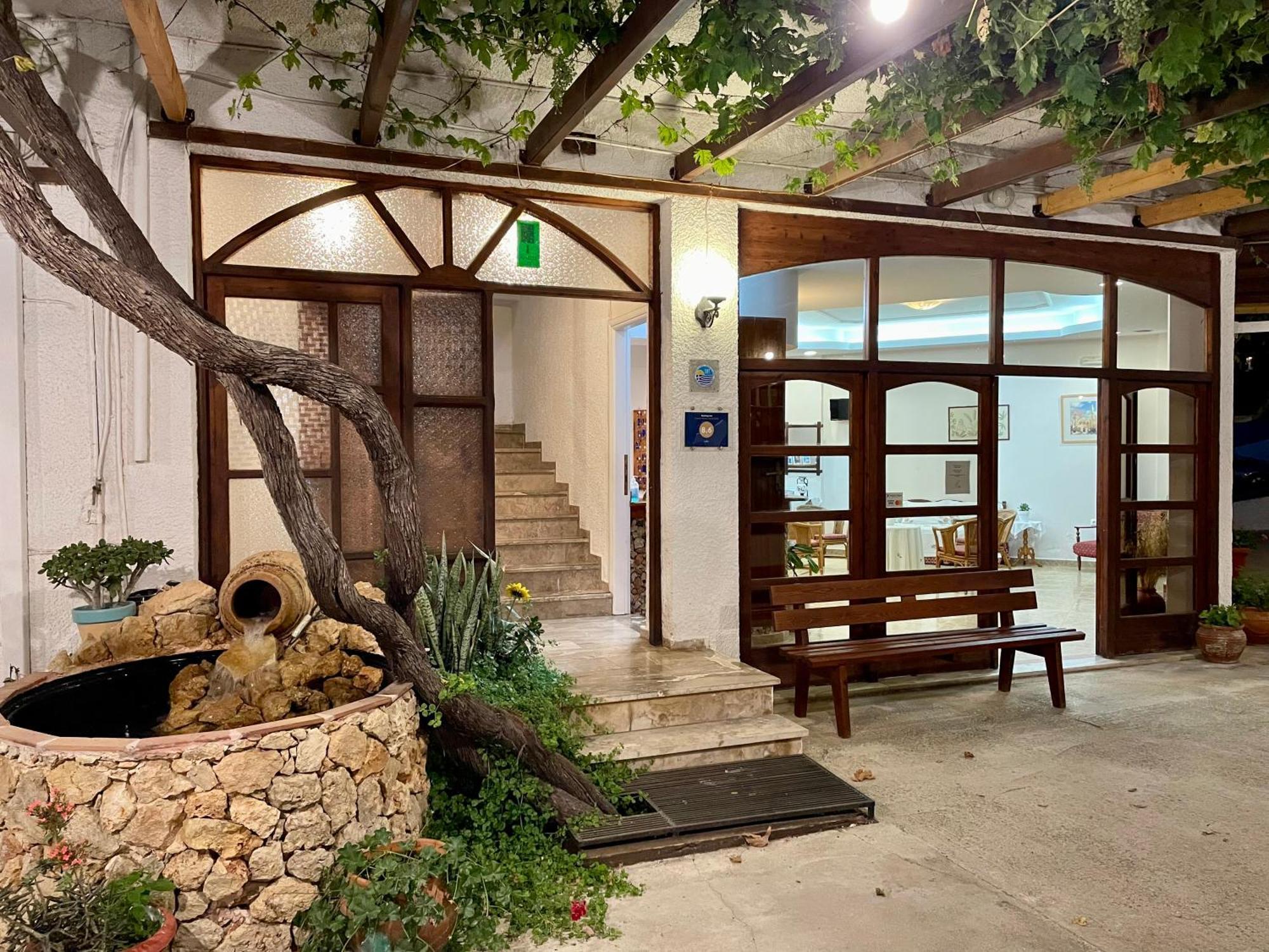 莱夫卡酒店 科林瓦里奥 外观 照片